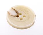 Knoflík 23mm béžový mramor plastový